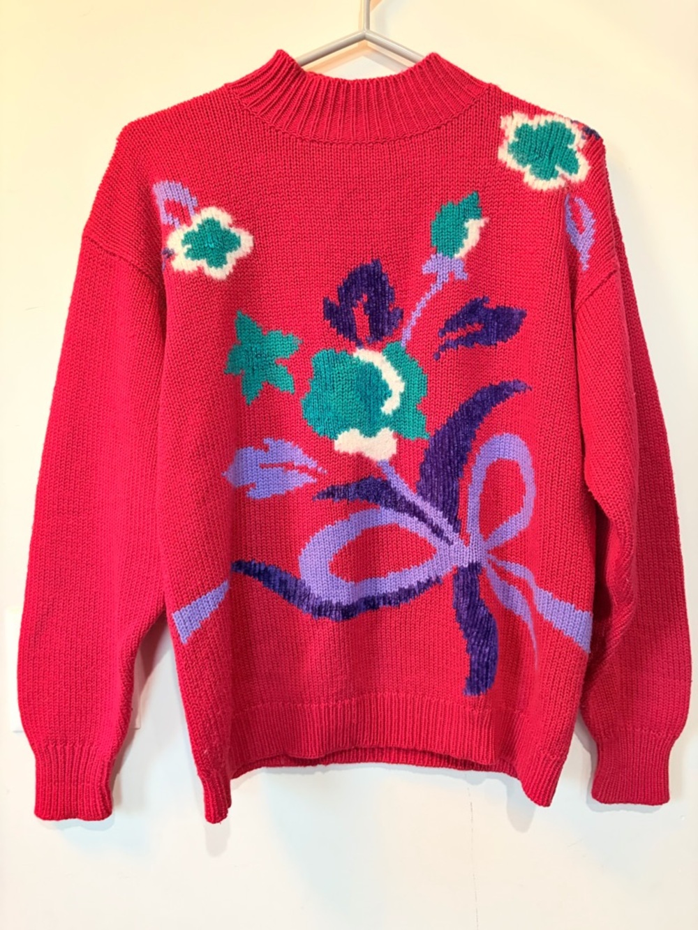 Super cute vintage knit sweater